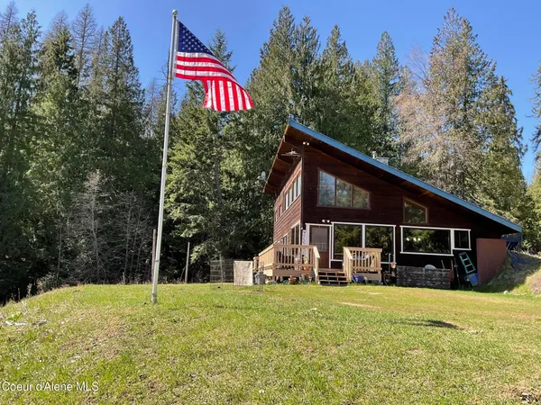 $850,000 | 90-111 Christmas Lane, Naples, ID 83847