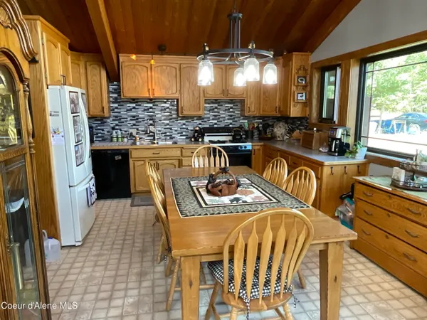 $850,000 | 90-111 Christmas Lane, Naples, ID 83847