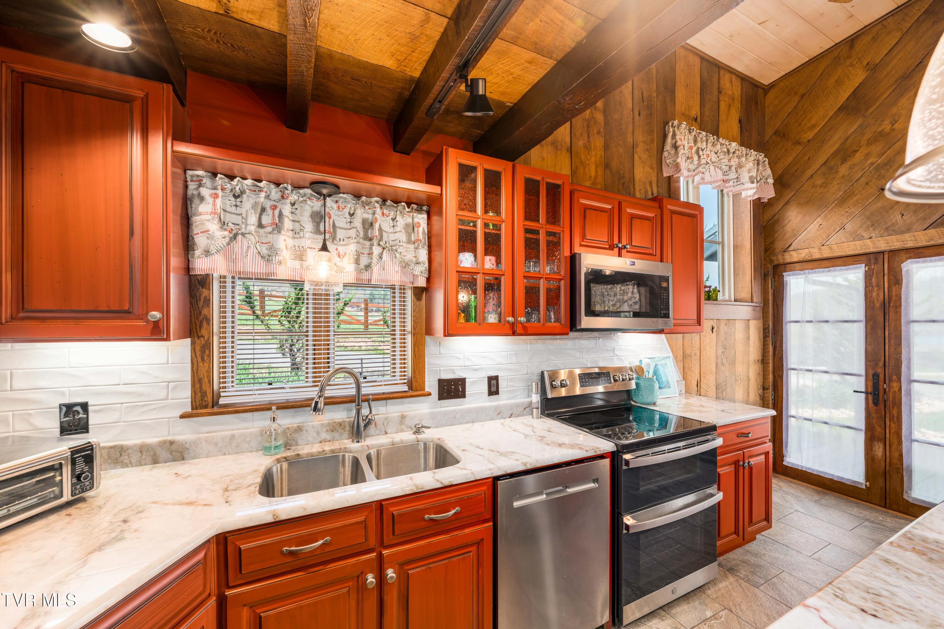 110 North River Lane Butler, TN 37640 - Photo 15 of 50 110 North River Shores (60 of 79)