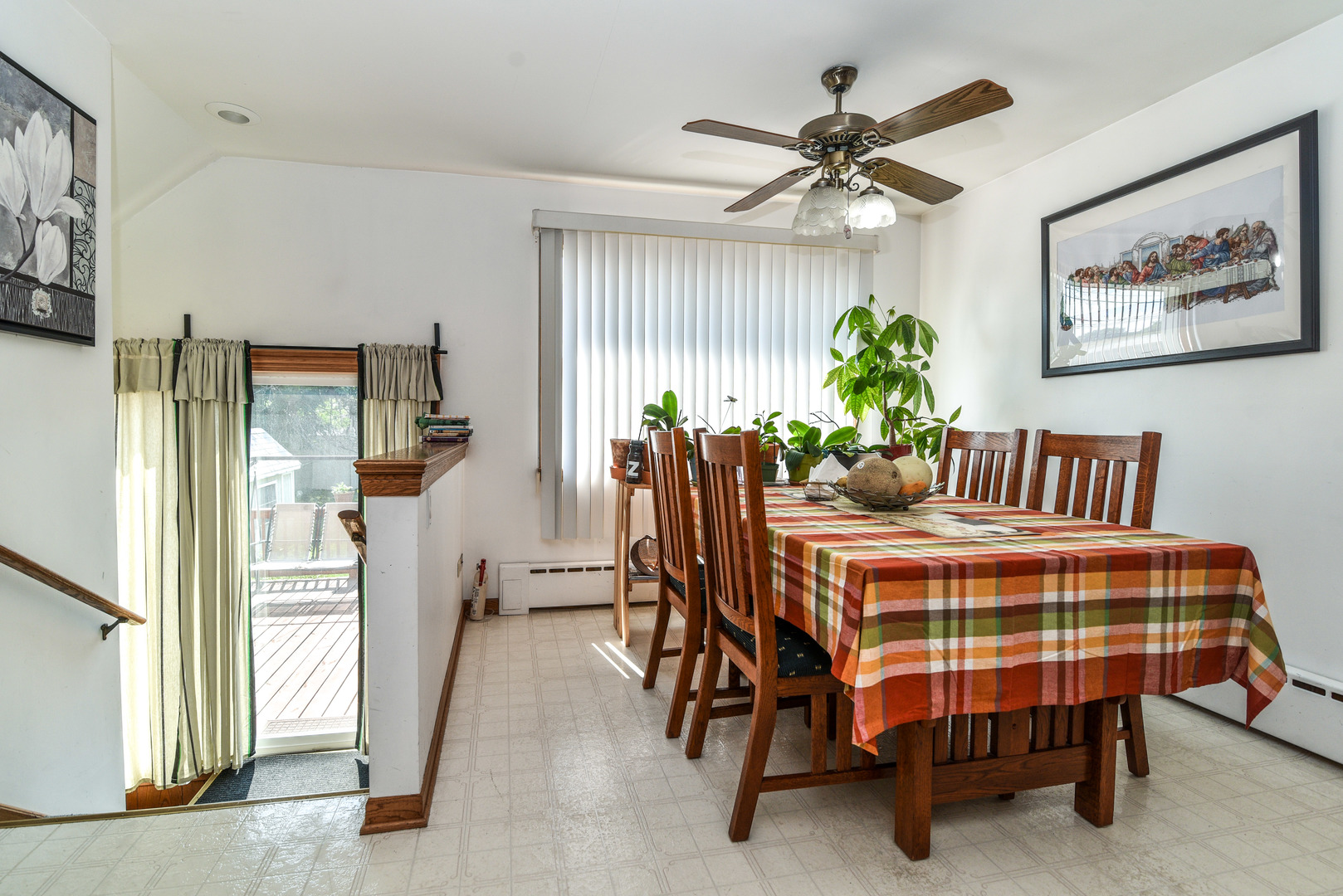 5149 State Road Burbank, IL 60459 - Photo 13 of 36 a dining room with furniture and window