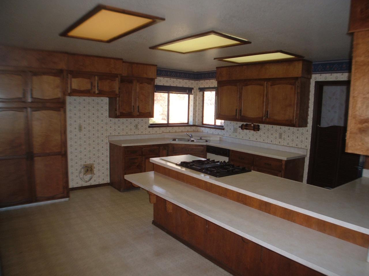 6532 Hummingbird Court Shingletown, CA 96088 - Photo 14 of 32 Kitchen 3