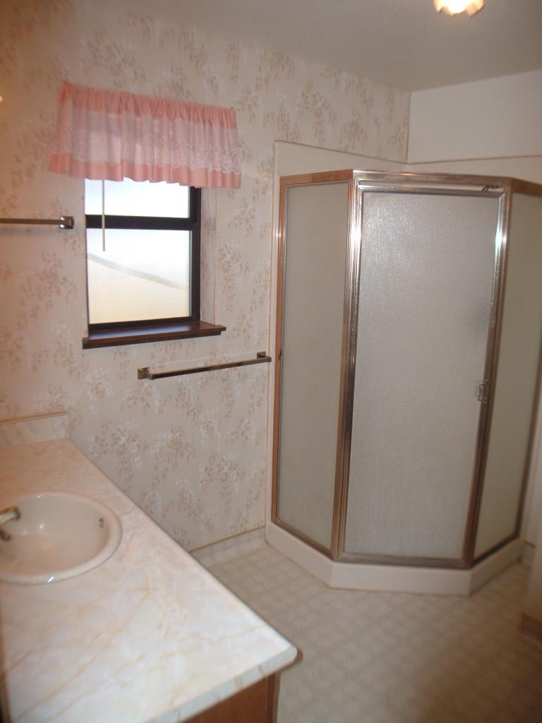 6532 Hummingbird Court Shingletown, CA 96088 - Photo 20 of 32 Master Bath