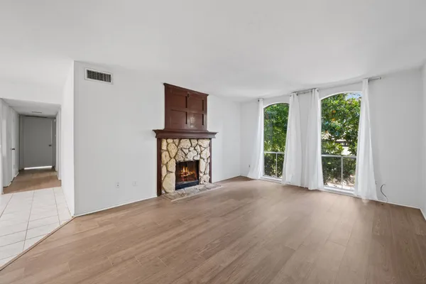 $160,000 | 4649 Wild Indigo Street, Unit 337, Houston, TX 77027