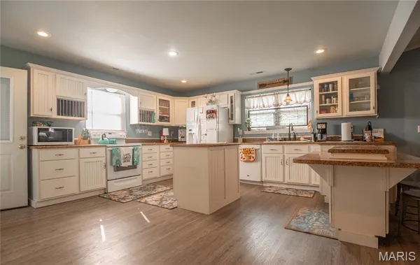 $400,000 | 56 Lueckle Drive, Van Buren, MO 63965