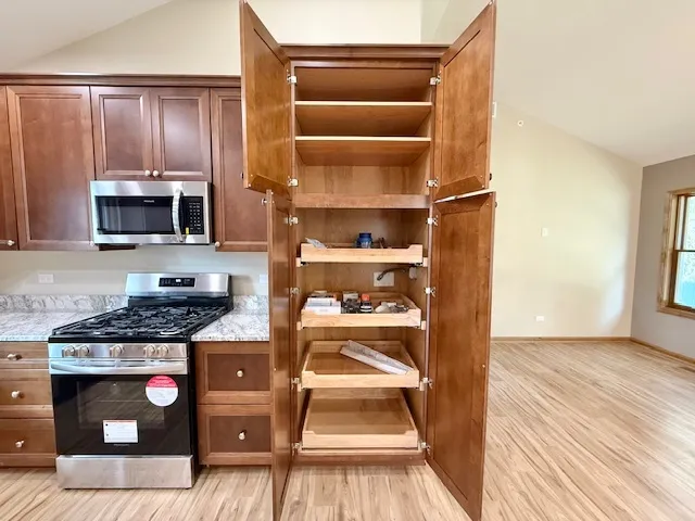 $2,650 | 26324 West Prospect Avenue, Antioch, IL 60002