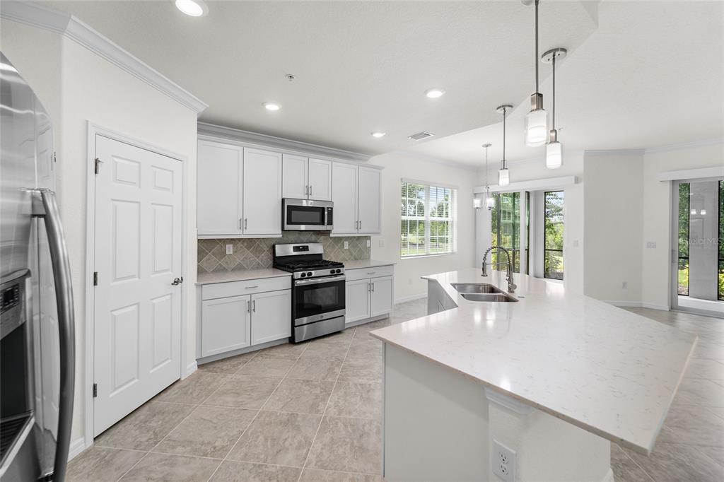 7342 Divot Loop Lakewood Ranch, FL 34202 - Photo 7 of 41