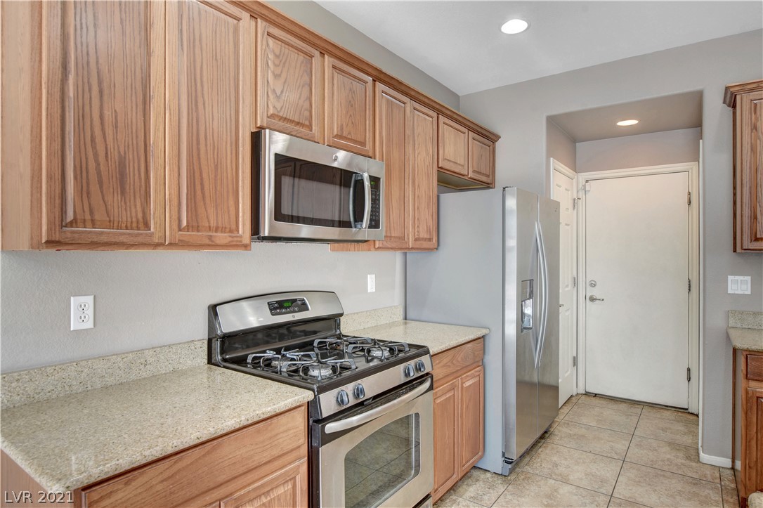 757 Rustic Desert Place Henderson, NV 89011 - Photo 12 of 46