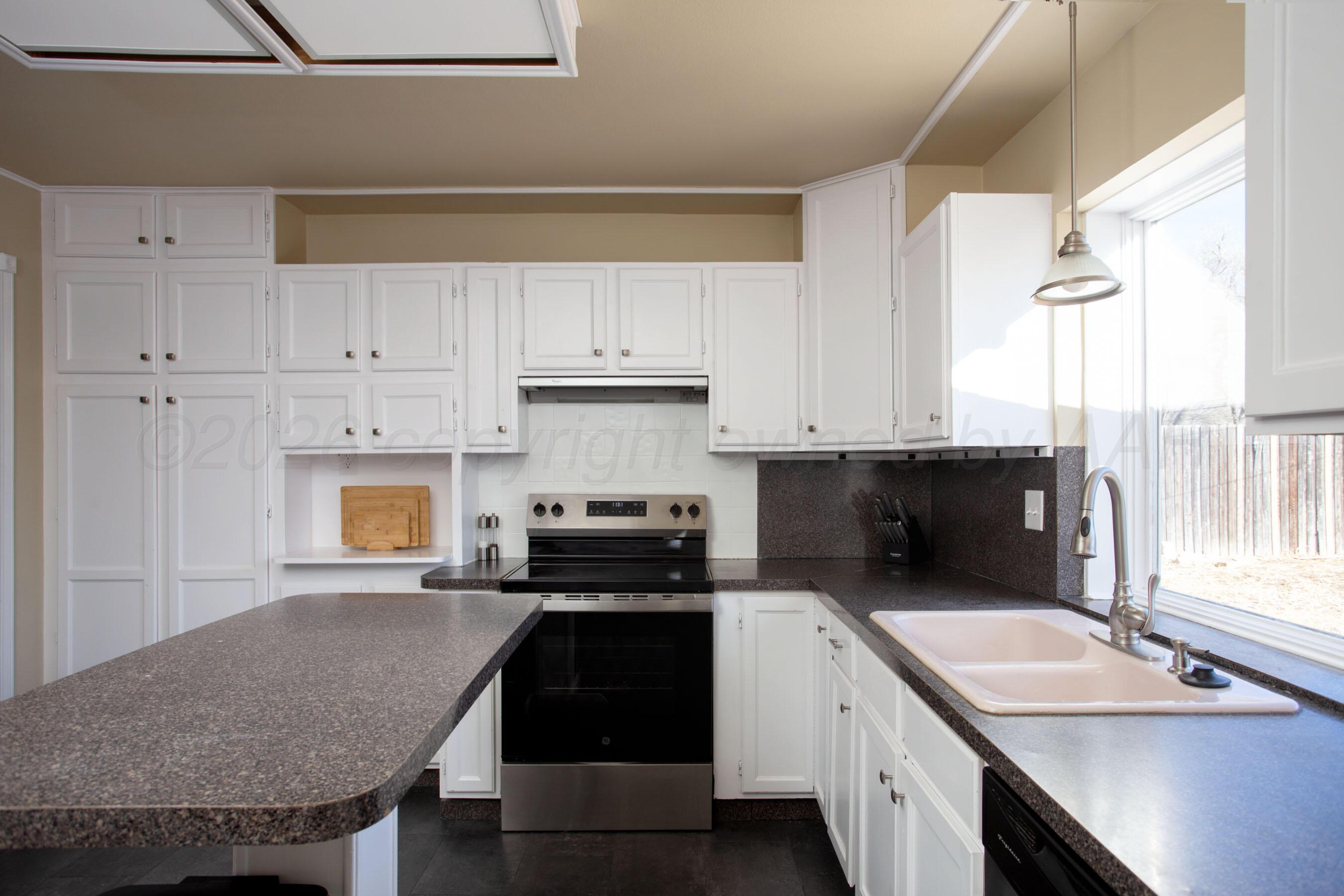 2223 Peach Tree Street Amarillo, TX 79109 - Photo 10 of 34 Kitchen.4