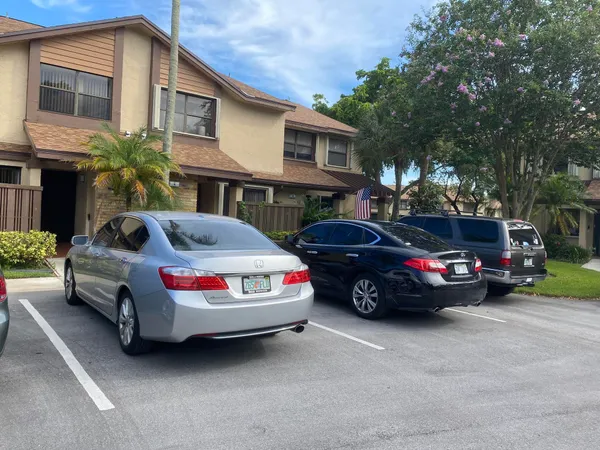 $2,300 | 3961 Cocoplum Circle, Unit F, Coconut Creek, FL 33063