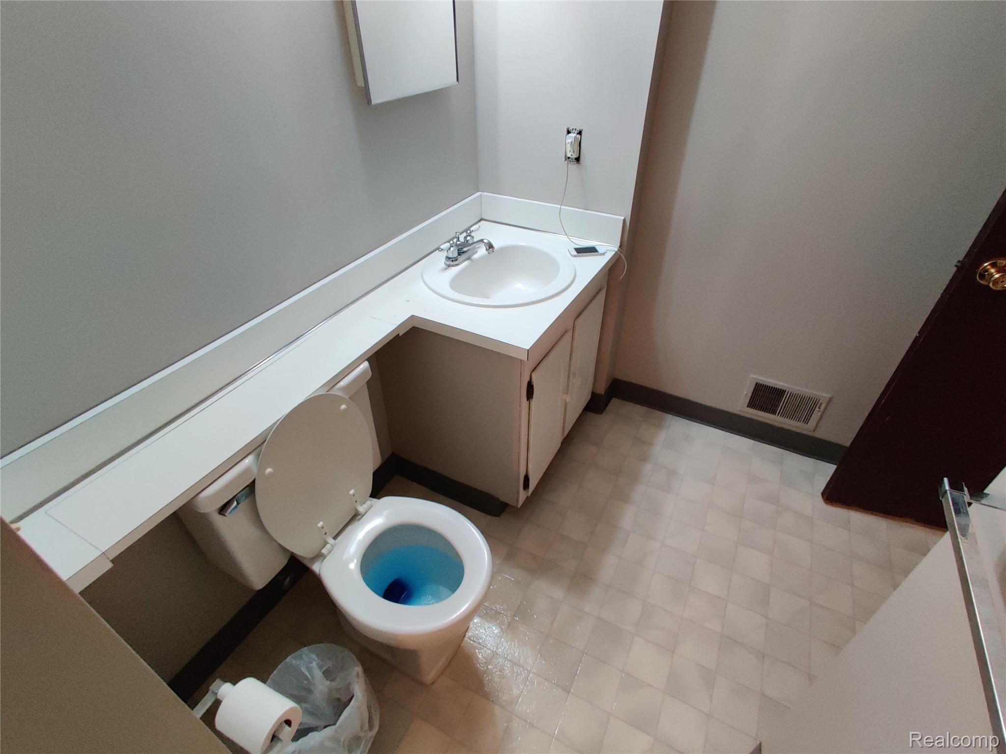 24726 Chalk Farm Road West Warren, MI 48091 - Photo 14 of 49 Gallery Image 14