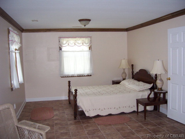1425 Laurens Road Gloucester Point, VA 23062 - Photo 15 of 25