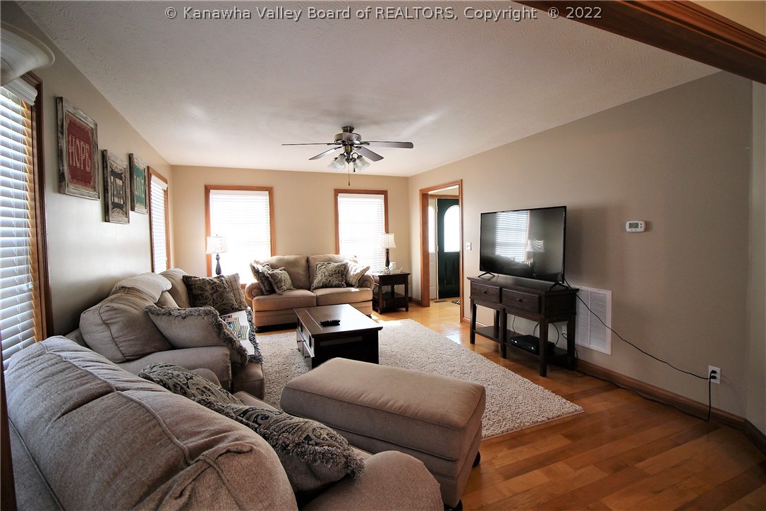 18 Country Road Salt Rock, WV 25559 - Photo 10 of 22 Gallery Image 10