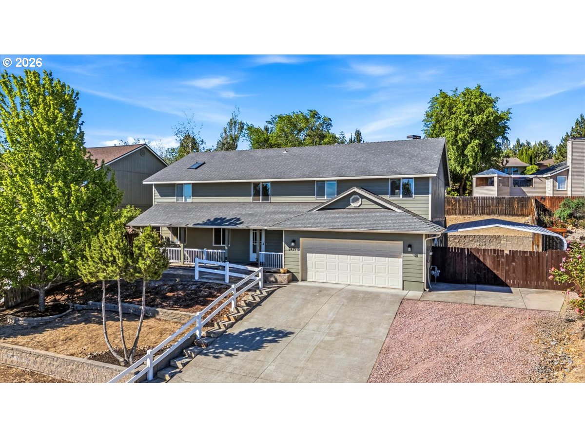 2439 Southwest 33rd Street Redmond, OR 97756 - Photo 2 of 40