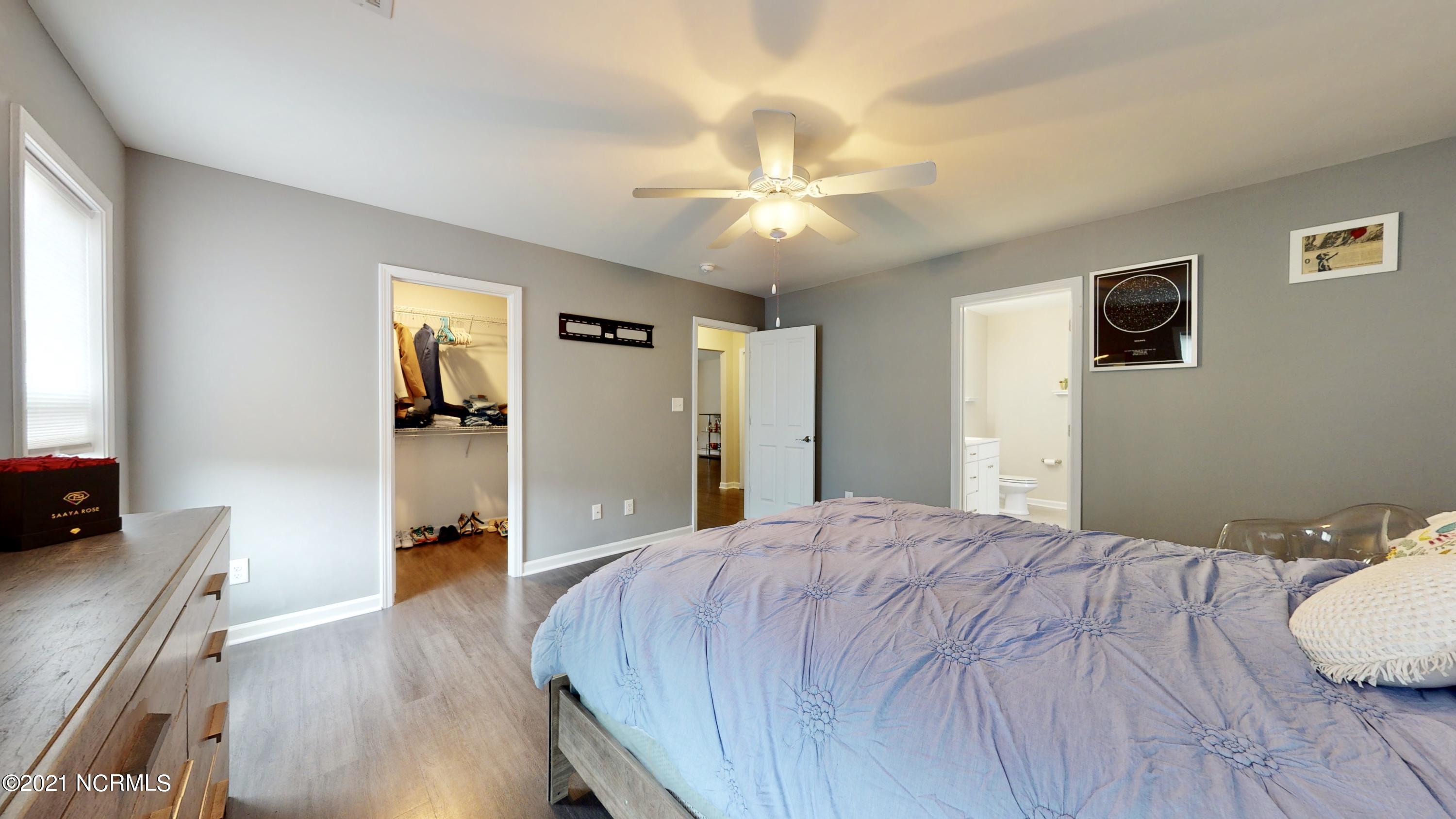 339 Station House Road New Bern, NC 28562 - Photo 19 of 34 MASTER BEDROOM