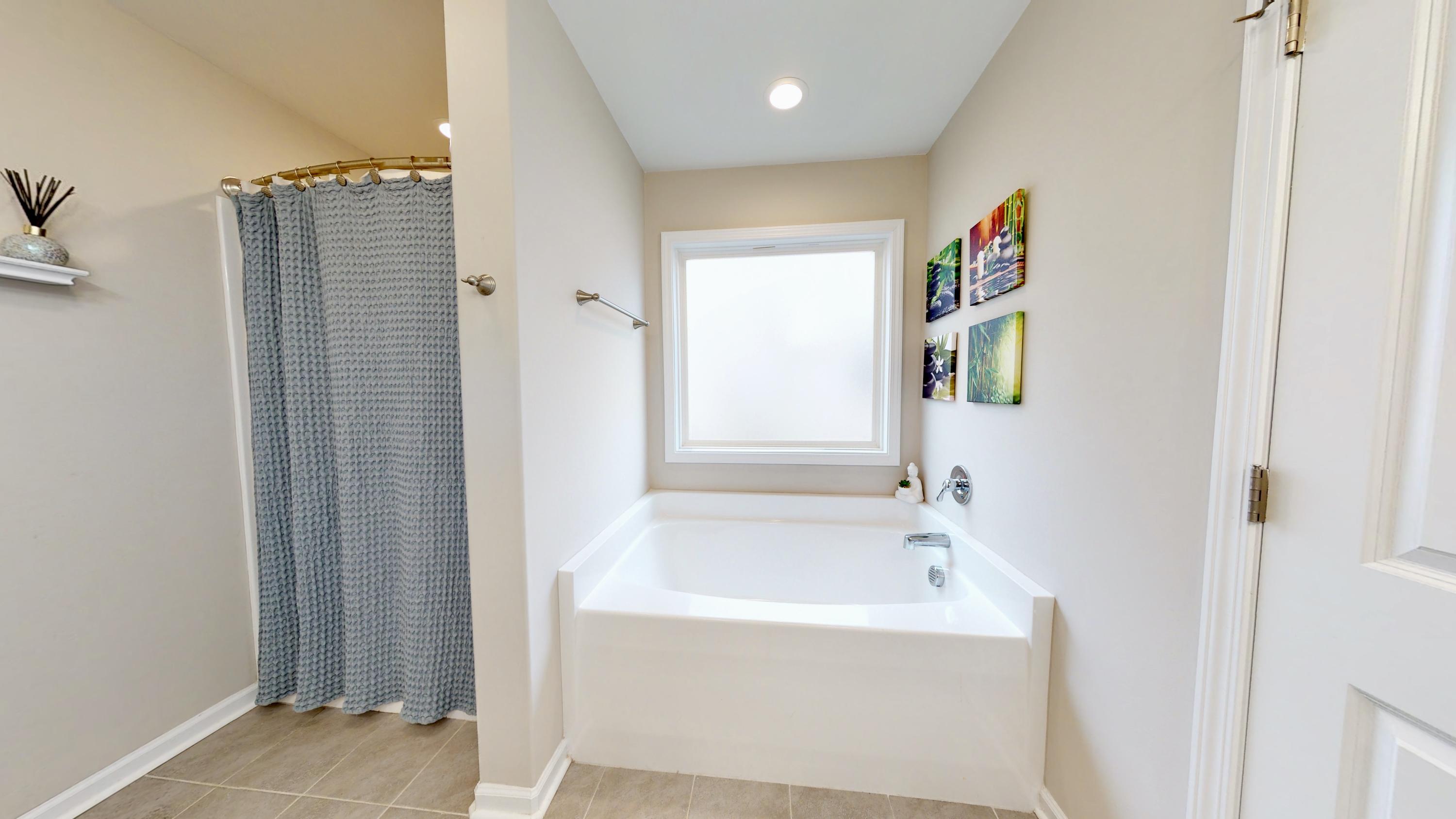 339 Station House Road New Bern, NC 28562 - Photo 21 of 34 MASTER BATH