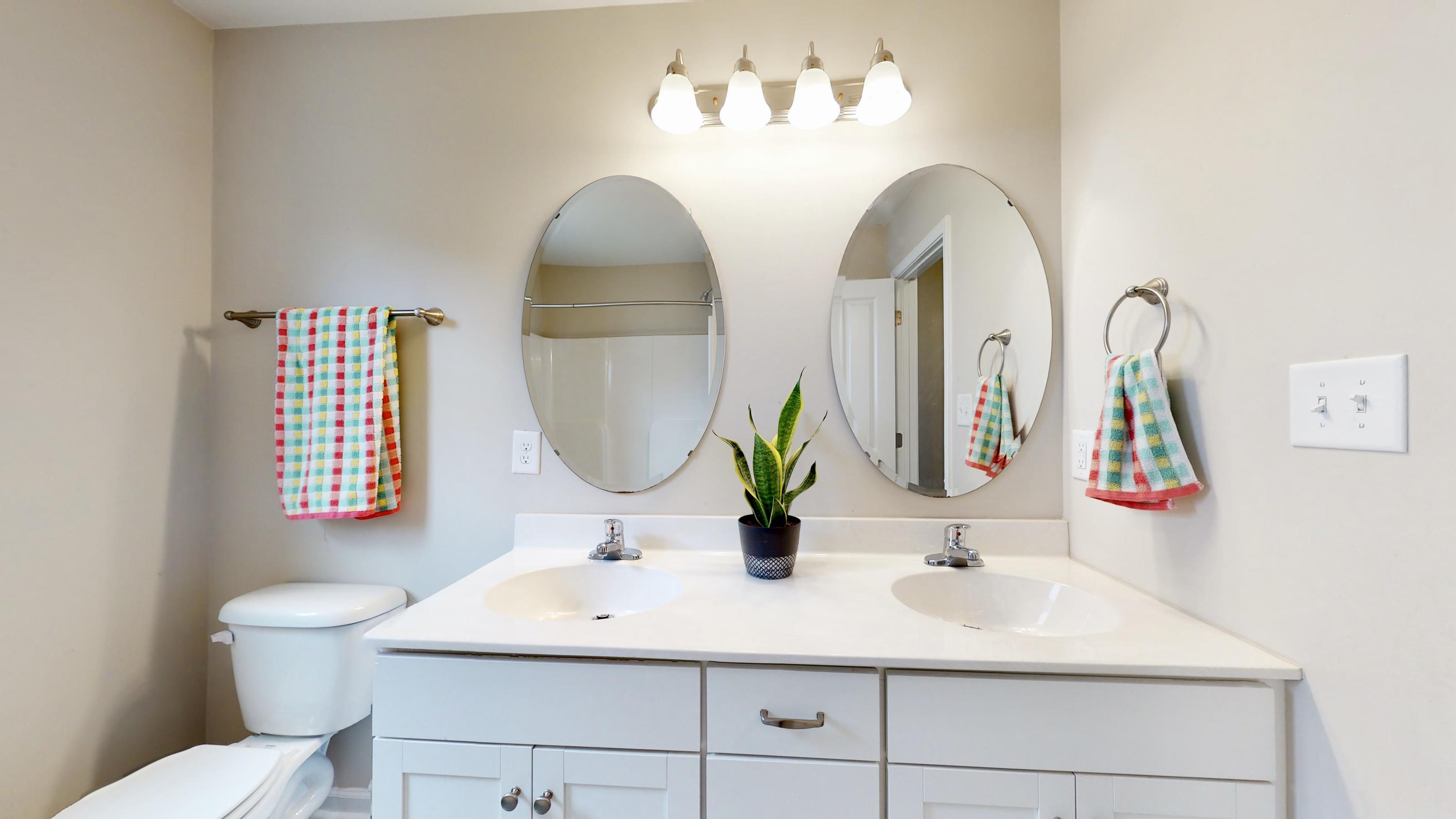 339 Station House Road New Bern, NC 28562 - Photo 26 of 34 HALL BATH