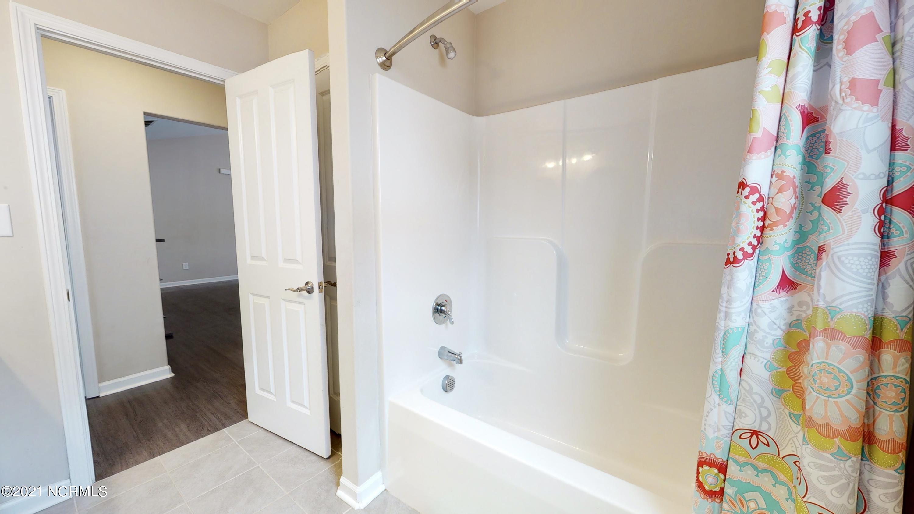 339 Station House Road New Bern, NC 28562 - Photo 27 of 34 HALLY BATH