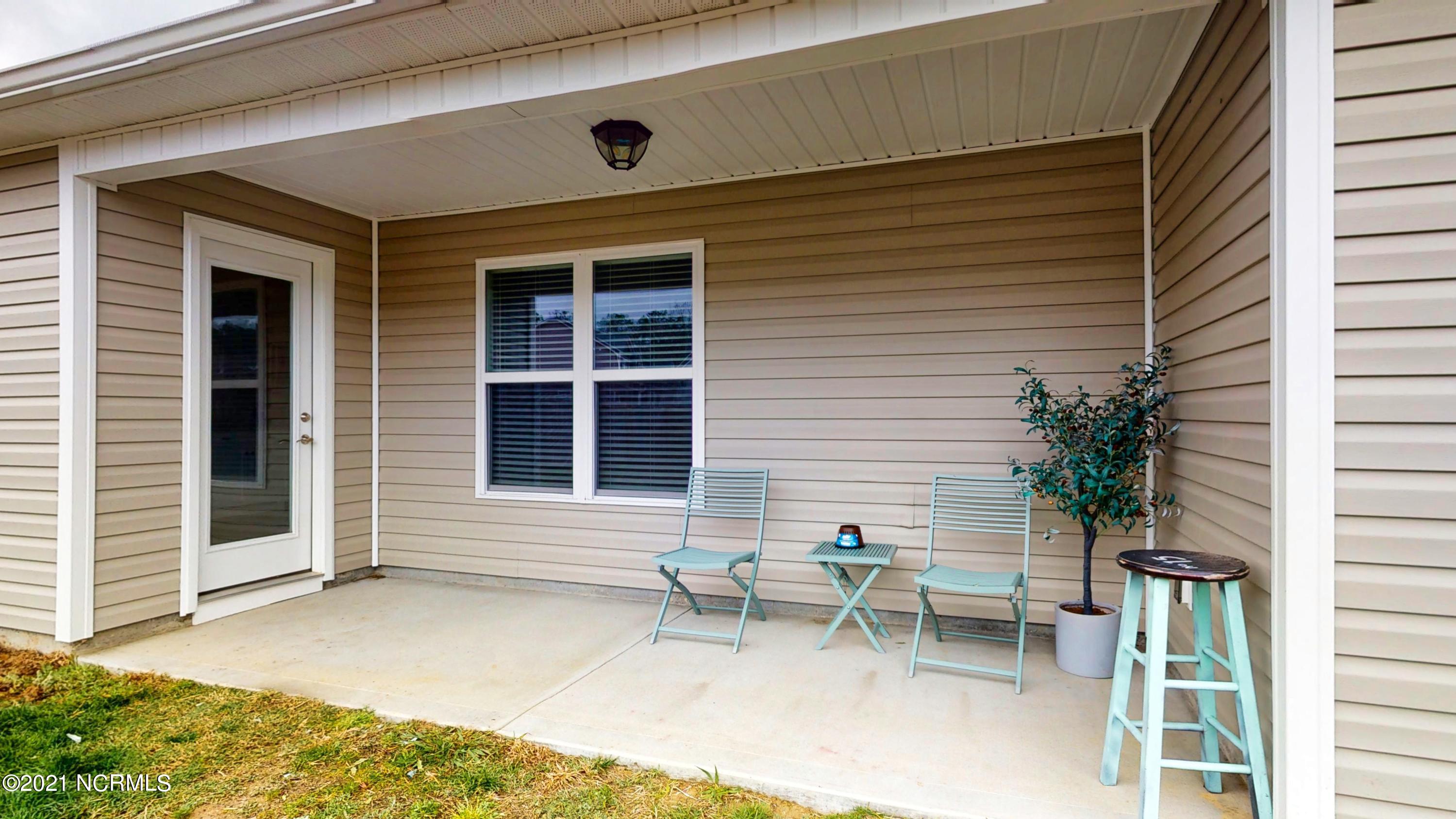 339 Station House Road New Bern, NC 28562 - Photo 31 of 34 COVERED PATIO