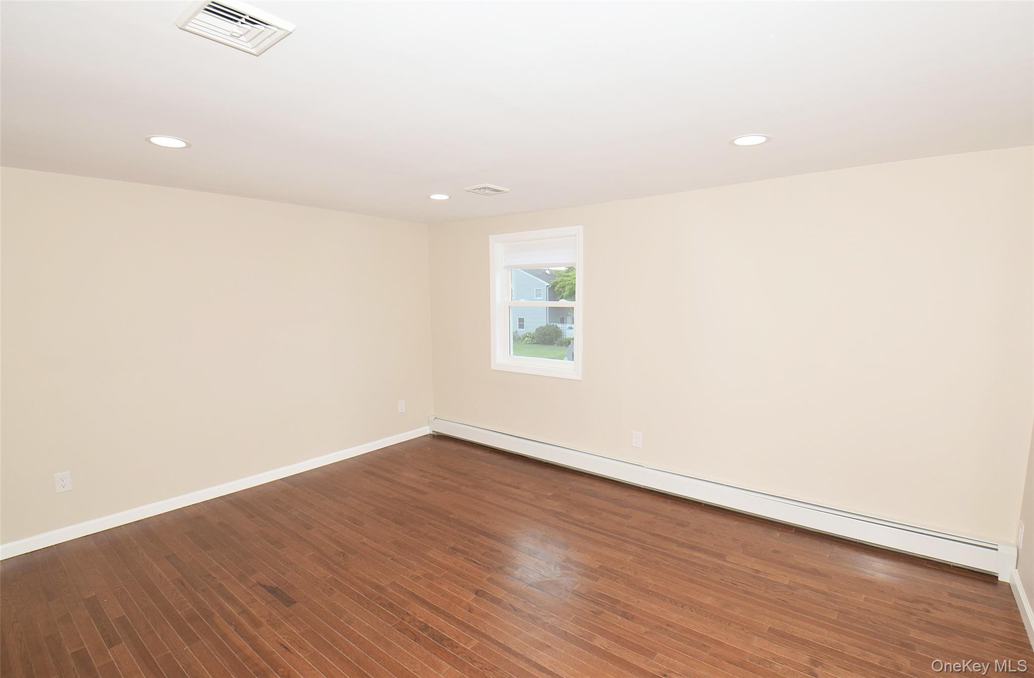 4195 Florence Road Bethpage, NY 11714 - Photo 15 of 23