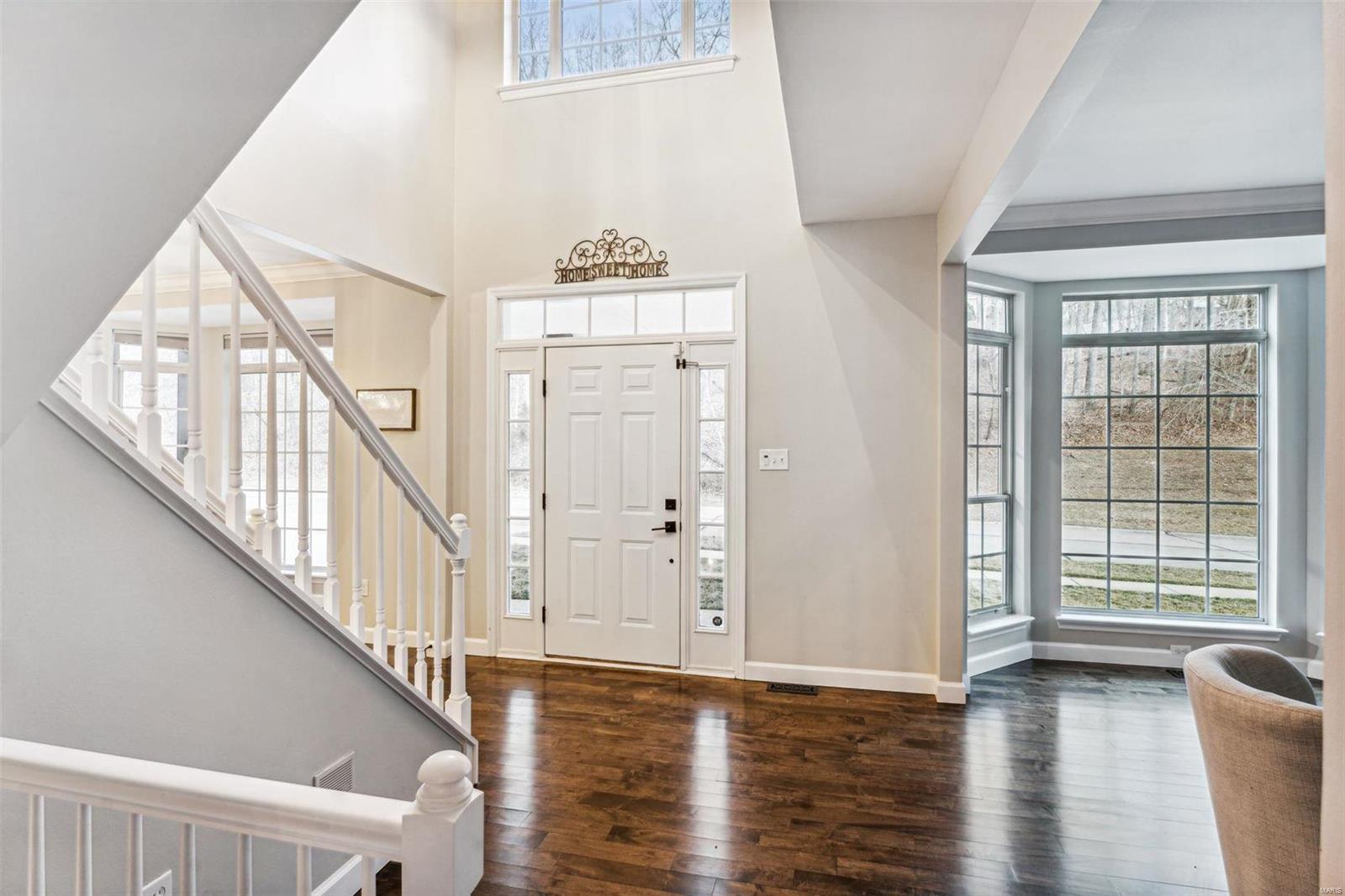 389 Gateford Drive Ballwin, MO 63021 - Photo 3 of 31