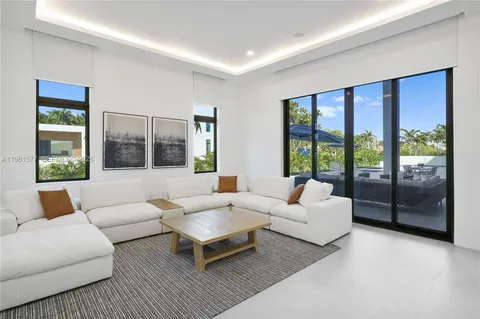 $7,500,000 | 2311 Southwest 108th Terrace, Davie, FL 33324