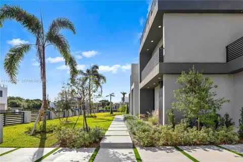 $7,500,000 | 2311 Southwest 108th Terrace, Davie, FL 33324