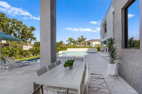 $7,500,000 | 2311 Southwest 108th Terrace, Davie, FL 33324