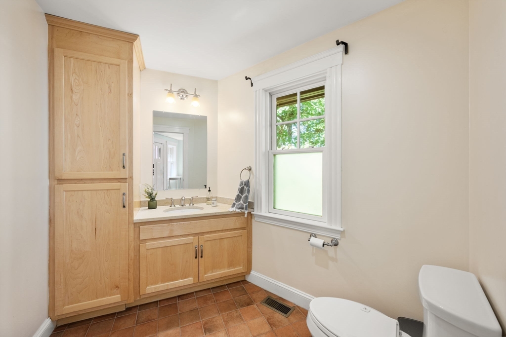 250 Meadowbrook Road Dedham, MA 02026 - Photo 20 of 41
