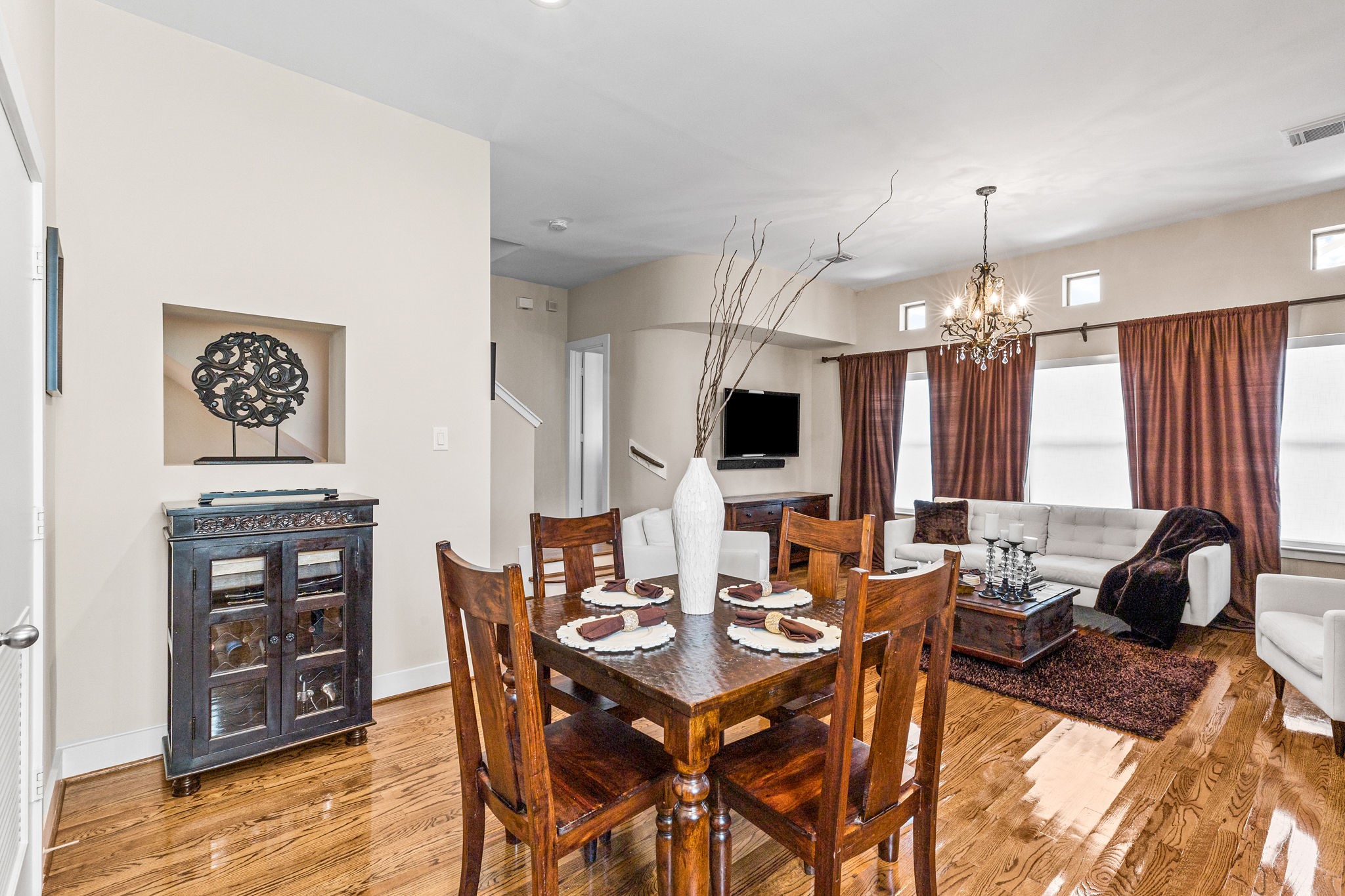 5817 Darling Street, Unit H Houston, TX 77007 - Photo 6 of 14 Architectural details add warmth and charm