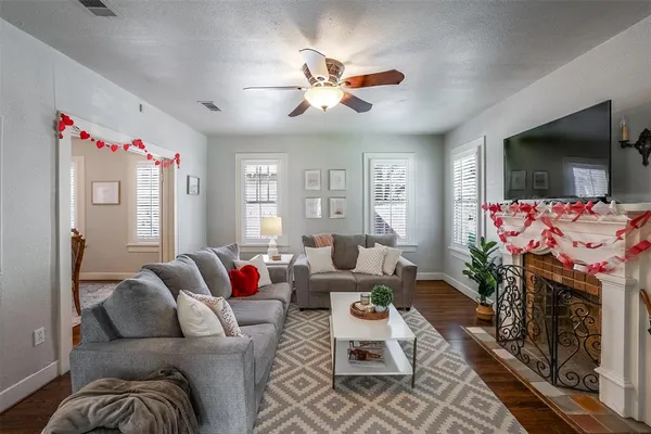 $2,250 | 3144 Wabash Avenue, Fort Worth, TX 76109