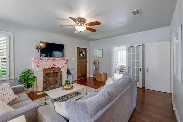 $2,250 | 3144 Wabash Avenue, Fort Worth, TX 76109