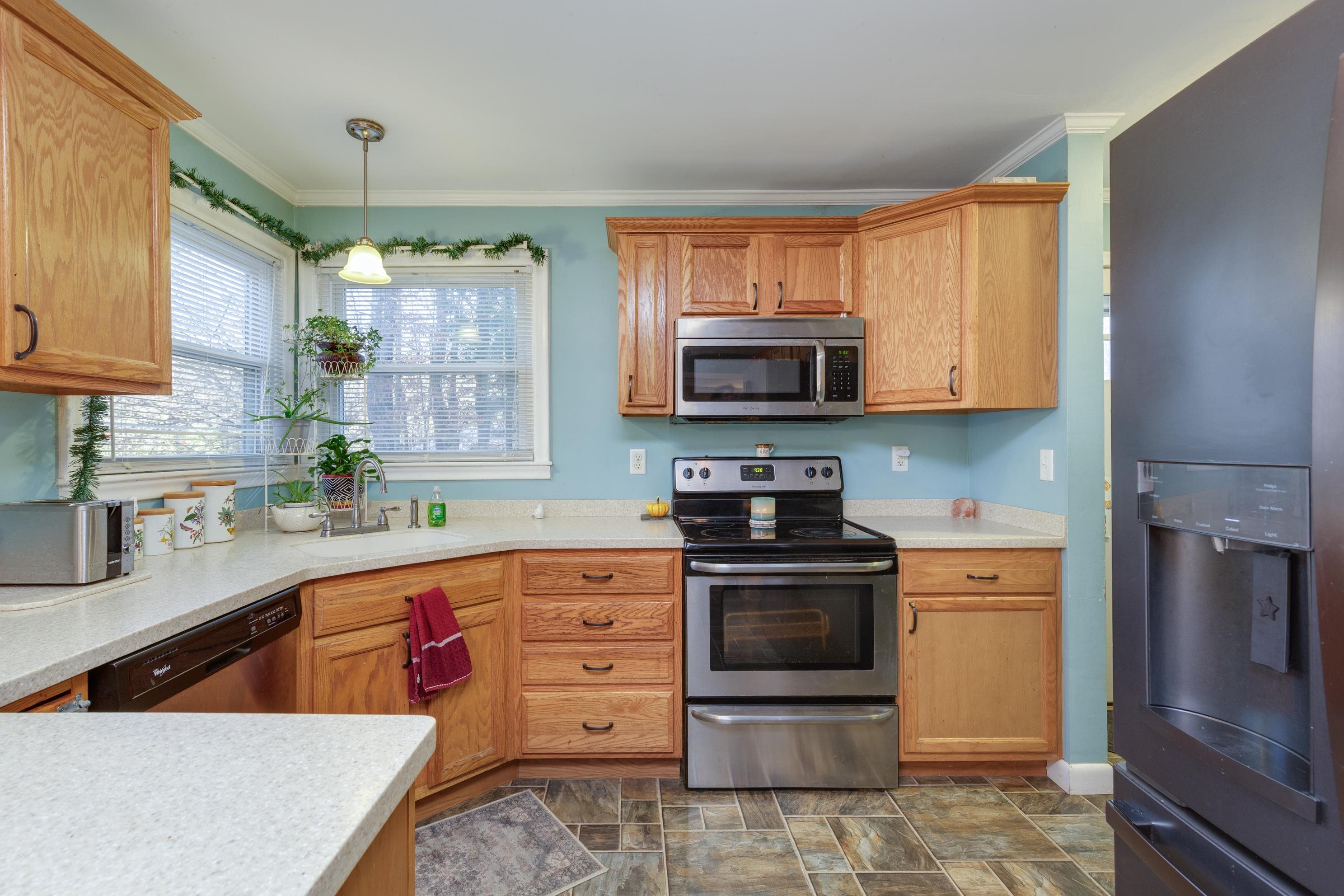 7 Currier Road Concord, NH 03301 - Photo 2 of 34