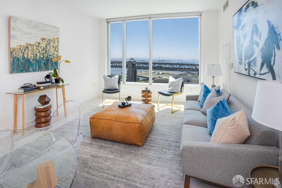 301 Main St Unit 21E  