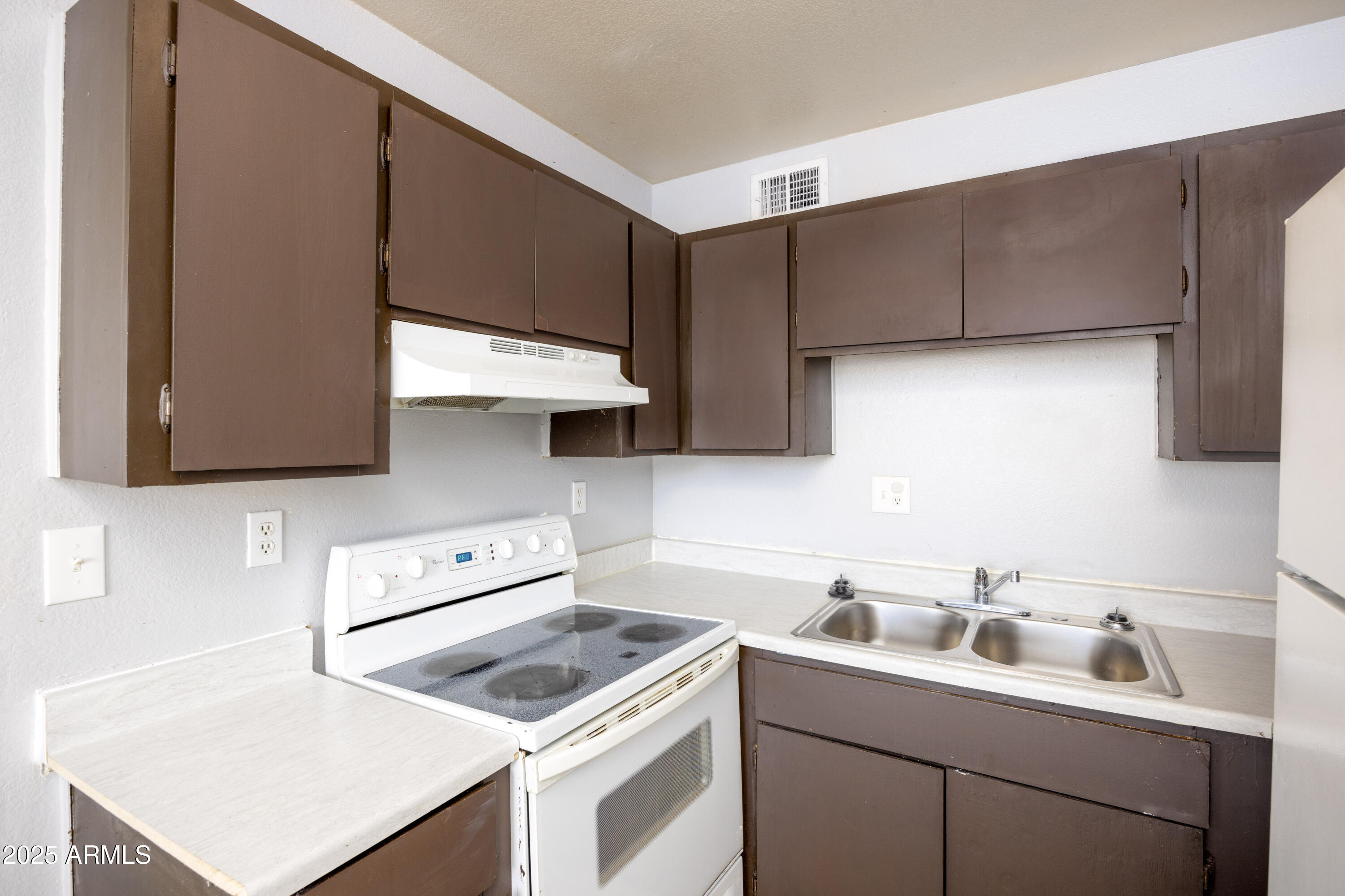 15605 North 29th Street, Unit 2 Phoenix, AZ 85032 - Photo 1 of 43 15605(11)