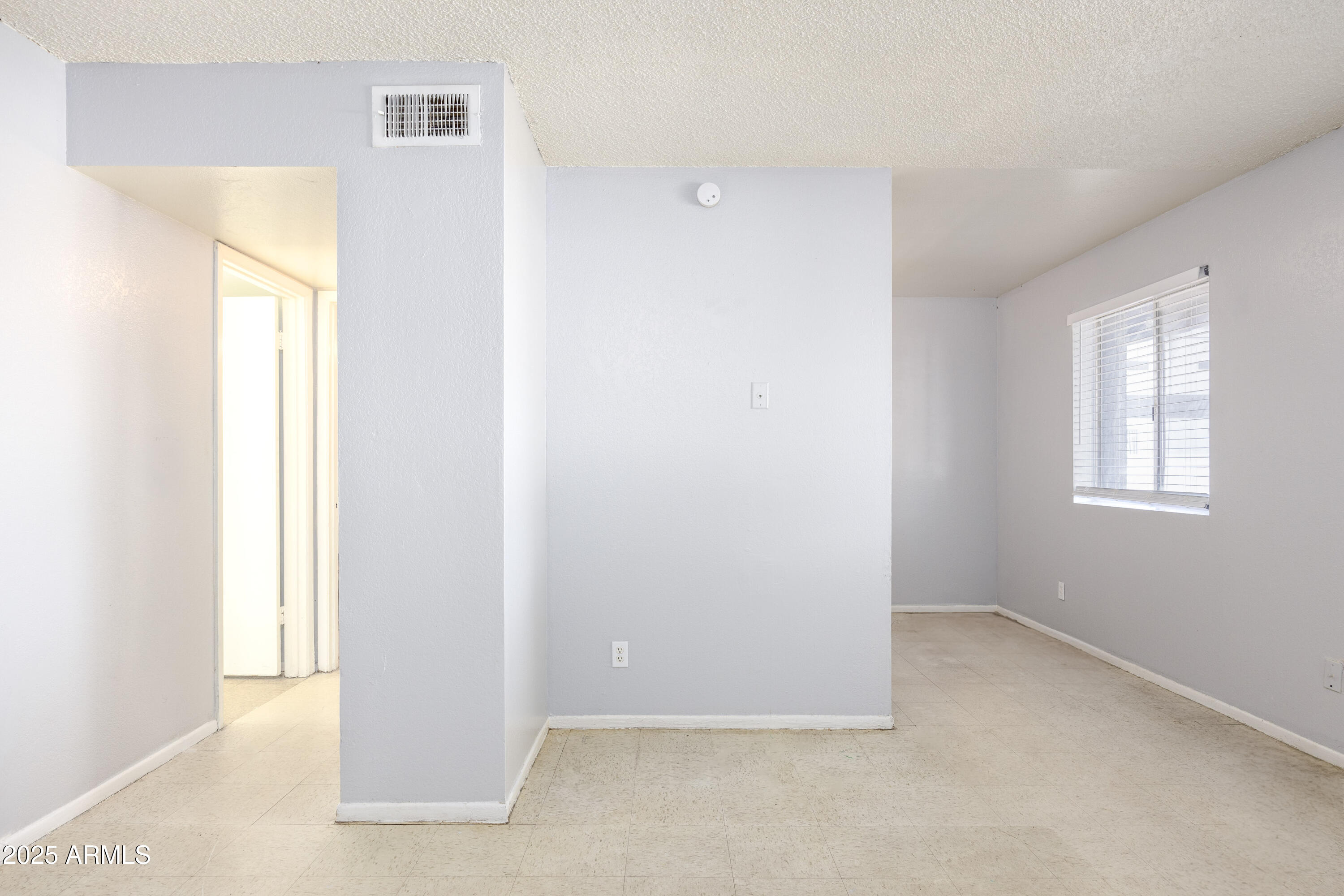 15605 North 29th Street, Unit 2 Phoenix, AZ 85032 - Photo 6 of 43 15605(5)