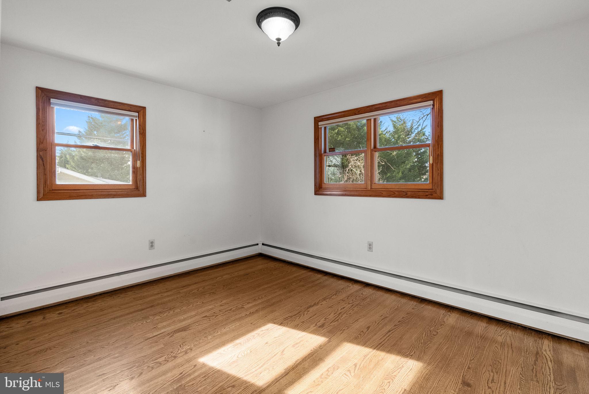 710 Middle Road Warminster, PA 18974 - Photo 7 of 33 Primary Bedroom