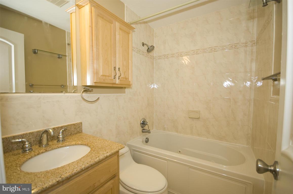 1437 Spring Road Northwest, Unit 203 Washington, DC 20010 - Photo 8 of 8 Bath
