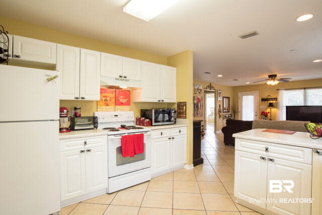 2300 East 4th Street Gulf Shores, AL 36542 - Photo 19 of 26 Kitchen