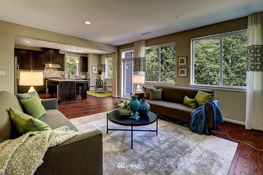 5506 Northeast 9th Street Renton, WA 98059 - Photo 3 of 18 Gallery Image 3