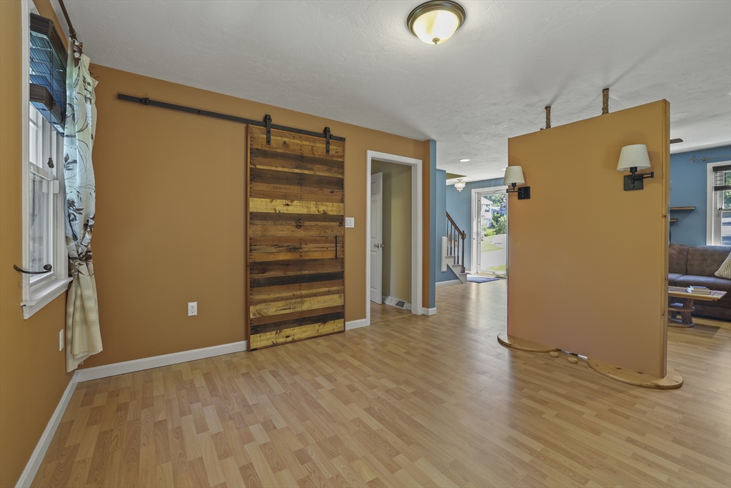 8 Walker Road Franklin, MA 02038 - Photo 18 of 40