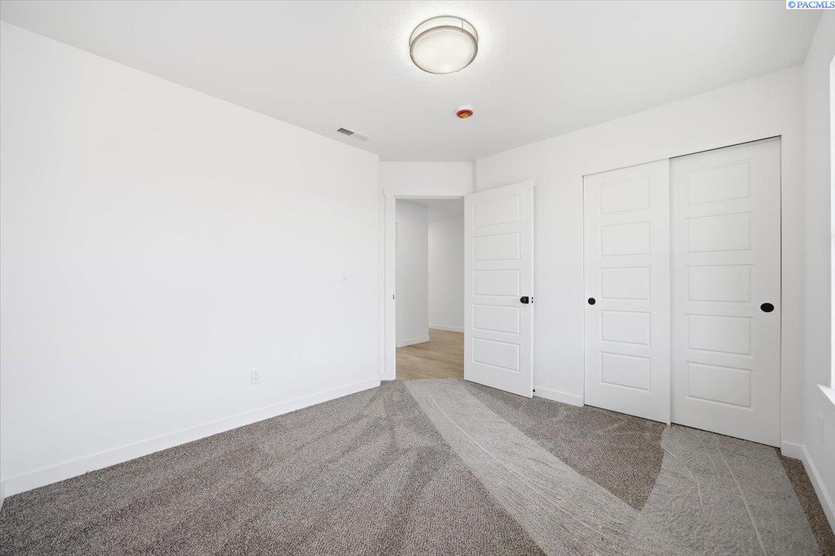 1630 South Clodfelter Road Kennewick, WA 99338 - Photo 13 of 32 Gallery Image 13