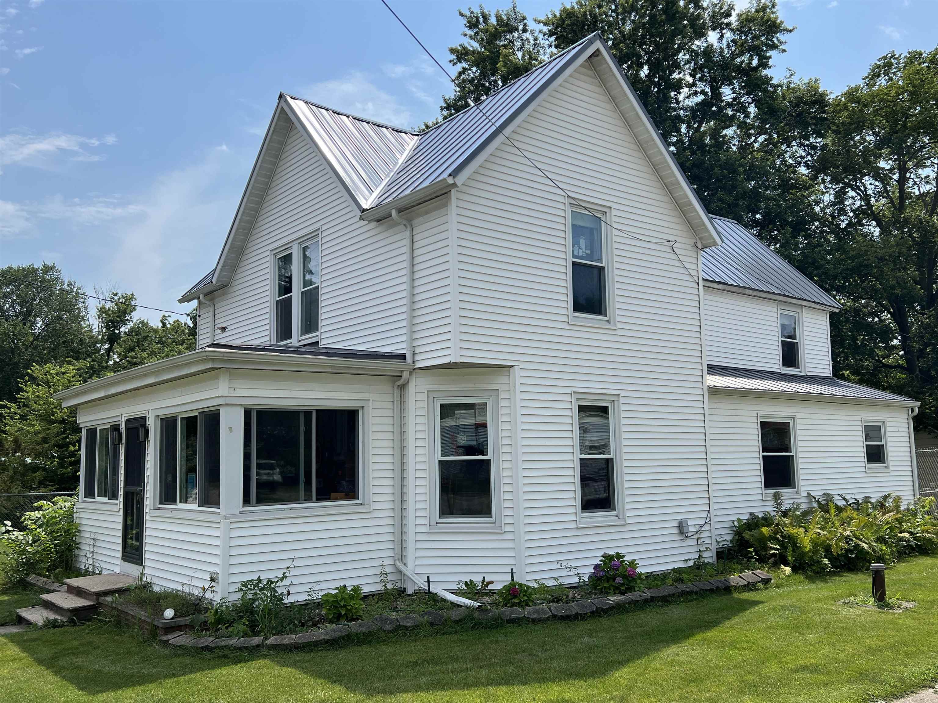 5402 South County Rd D Afton, WI 53501 - Photo 1 of 50