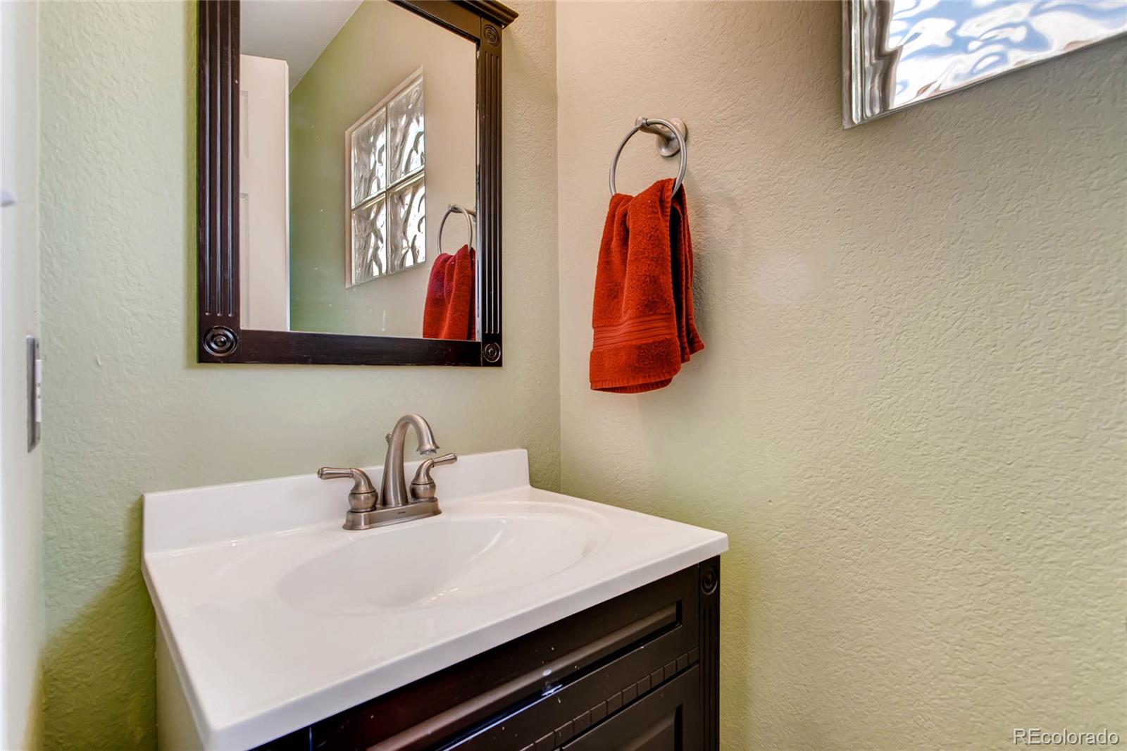 1505 Spring Water Way Highlands Ranch, CO 80129 - Photo 13 of 35