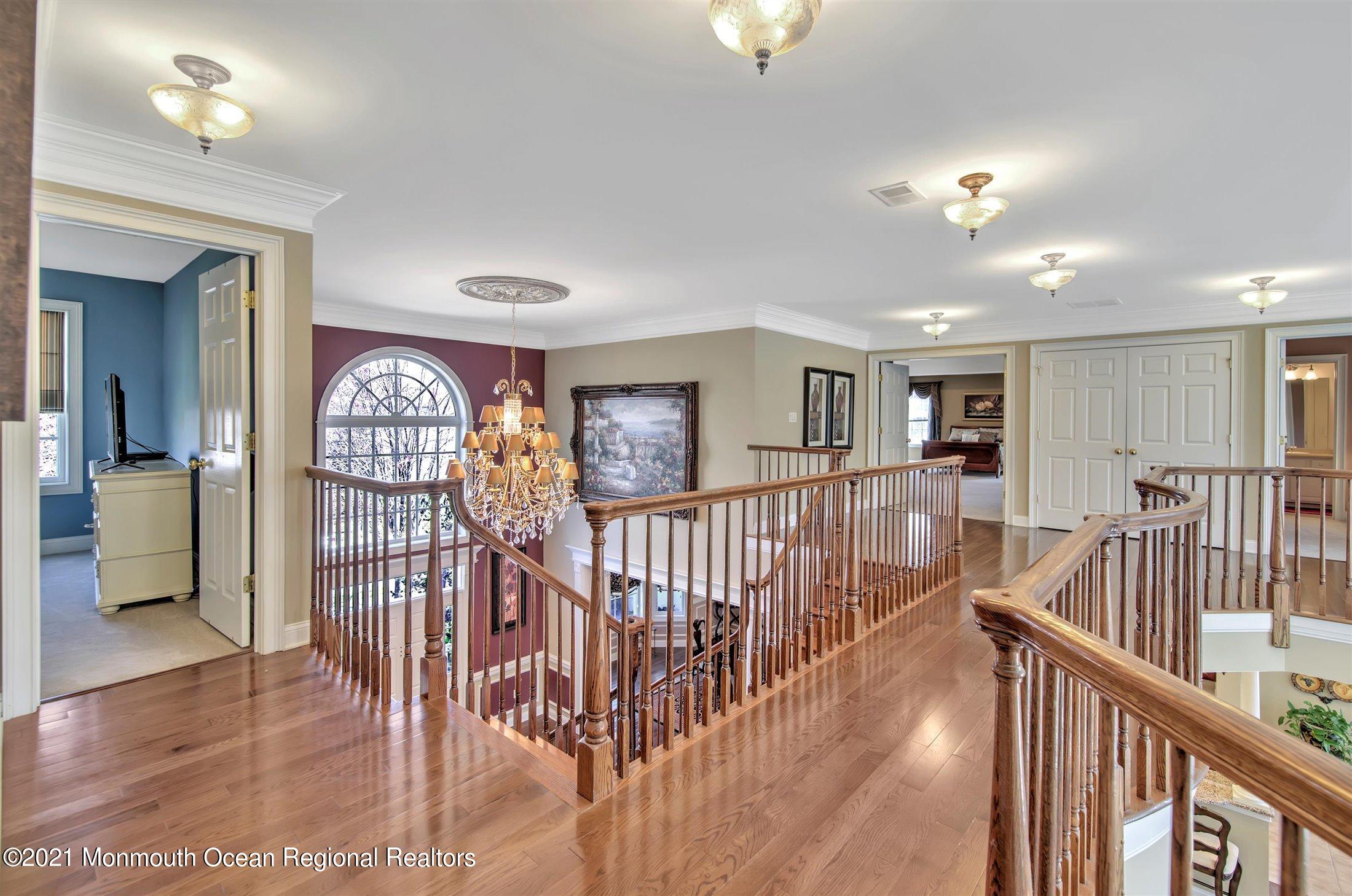 55 Rutledge Road Marlboro, NJ 07746 - Photo 26 of 51 26-UPPER LANDING