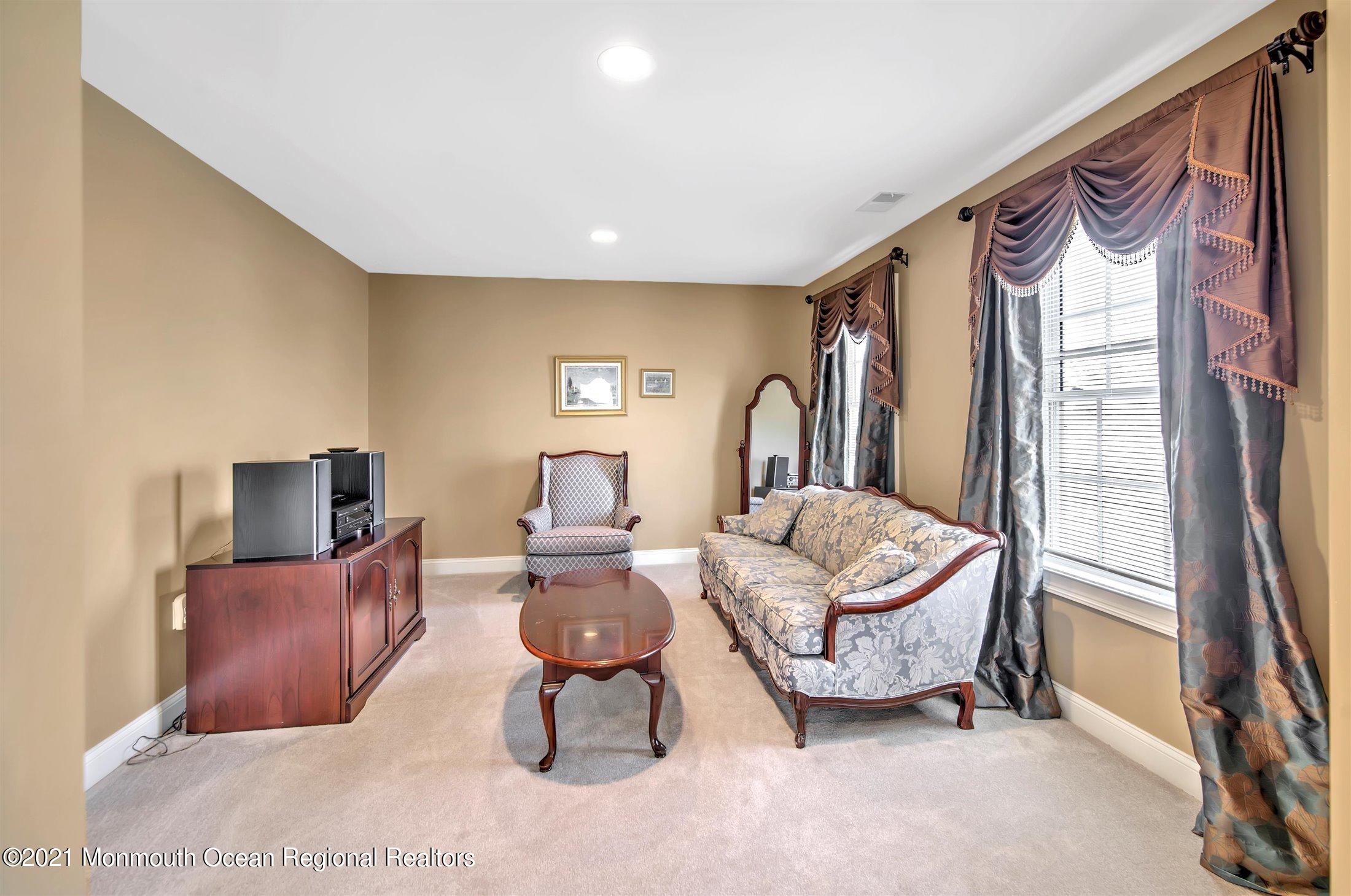 55 Rutledge Road Marlboro, NJ 07746 - Photo 30 of 51 30-MASTER BEDROOM