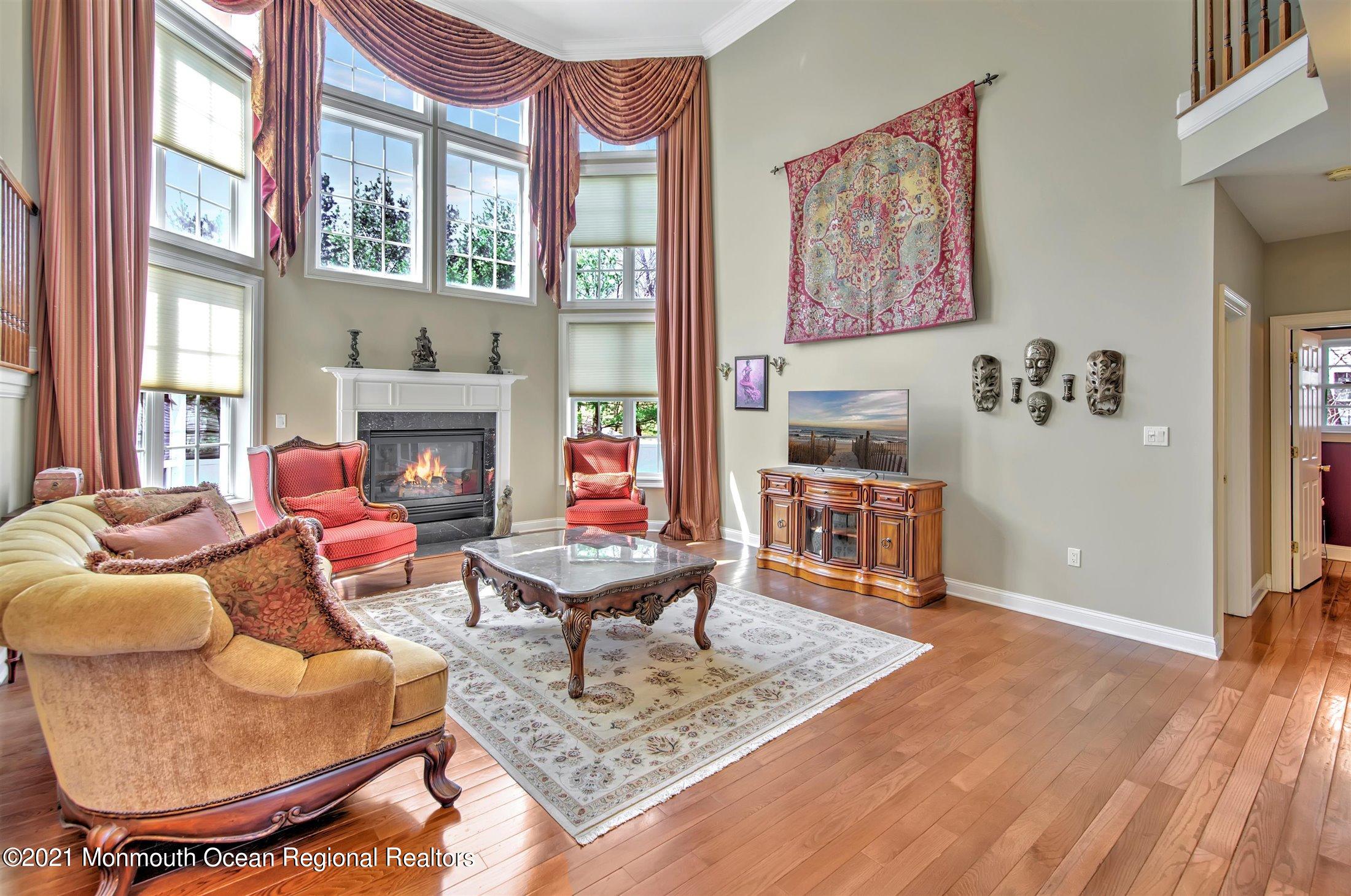 55 Rutledge Road Marlboro, NJ 07746 - Photo 7 of 51 07-FAMILY ROOM