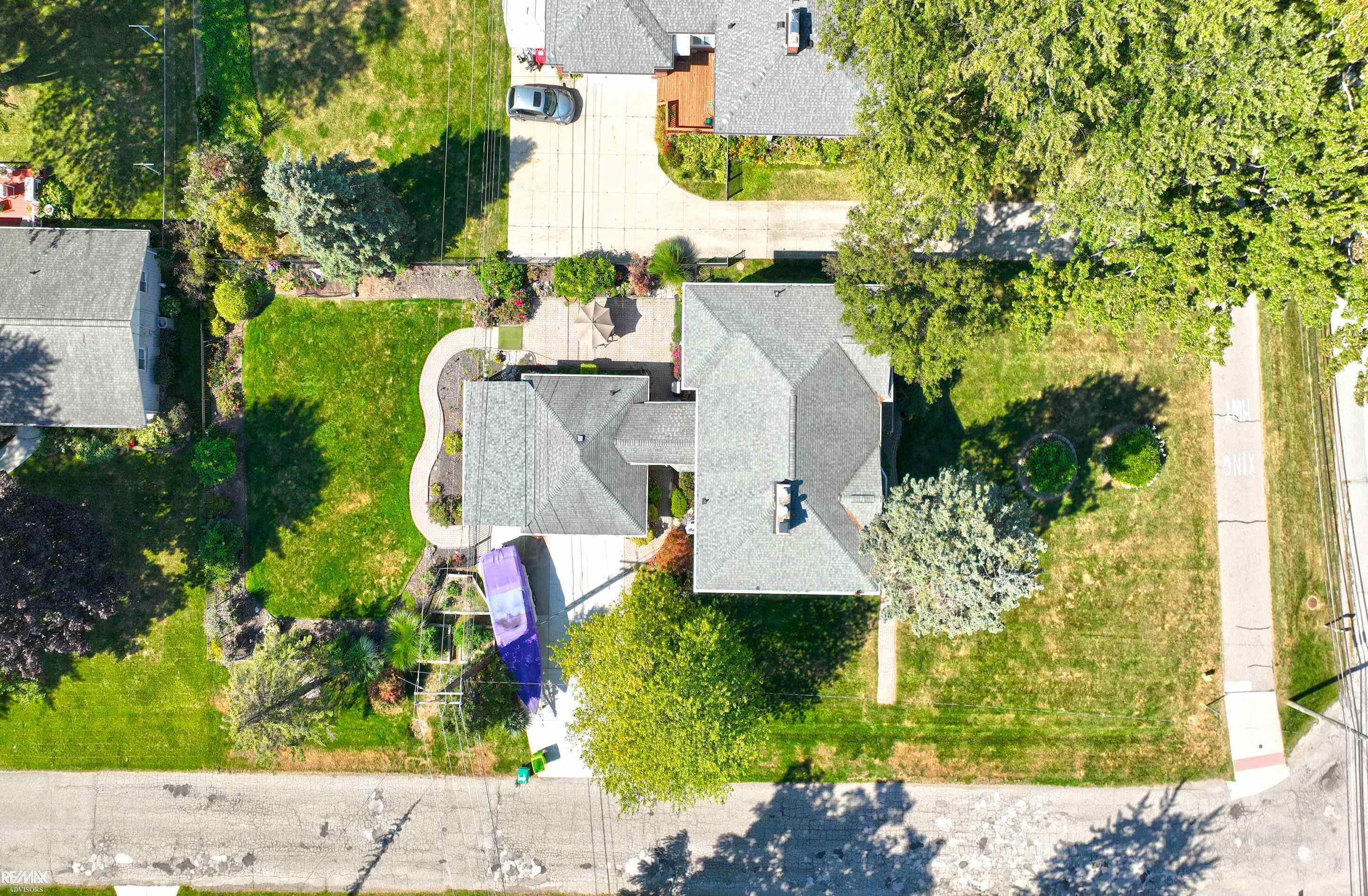 28900 South River Road Harrison Township, MI 48045 - Photo 15 of 81