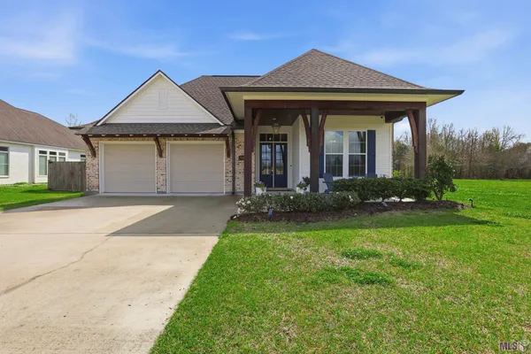 $520,000 | 114 Lake Hudson Circle, Thibodaux, LA 70301