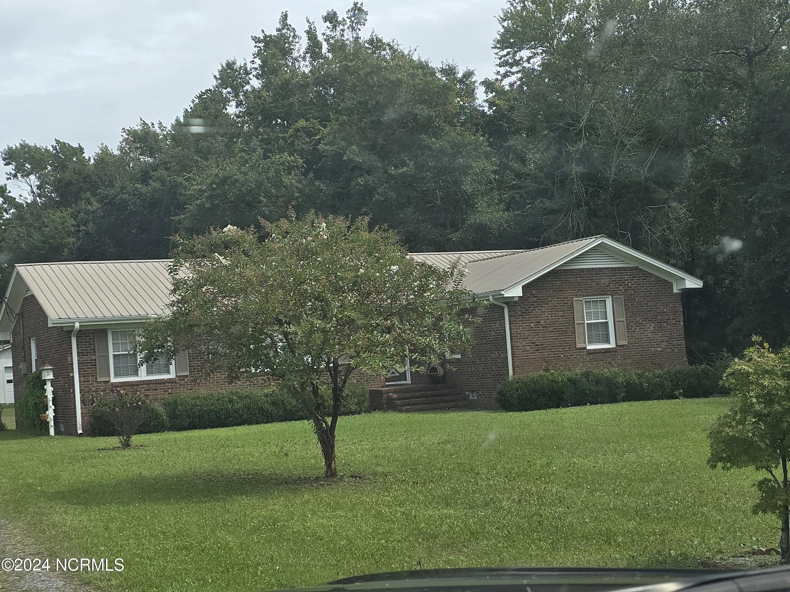 633 Piner Road Wilmington, NC 28409 - Photo 4 of 20 20240912_115522