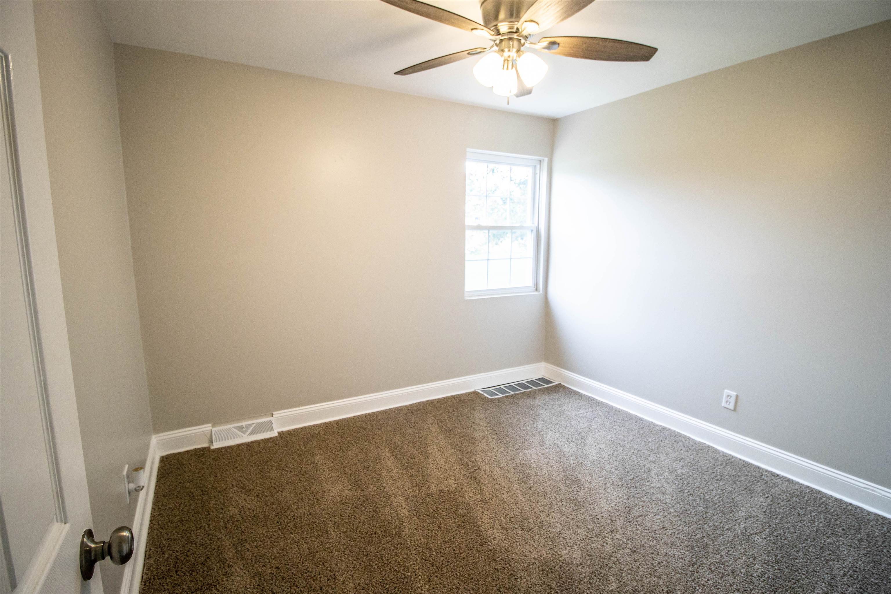7029 Silver Lake Road Linden, MI 48451 - Photo 15 of 29 50157358-c15df9c5-5132-41eb-b0ed-ec327e68b96a.JPG